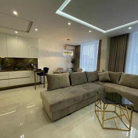 Apartments Vip Avalon Львов Экстерьер фото