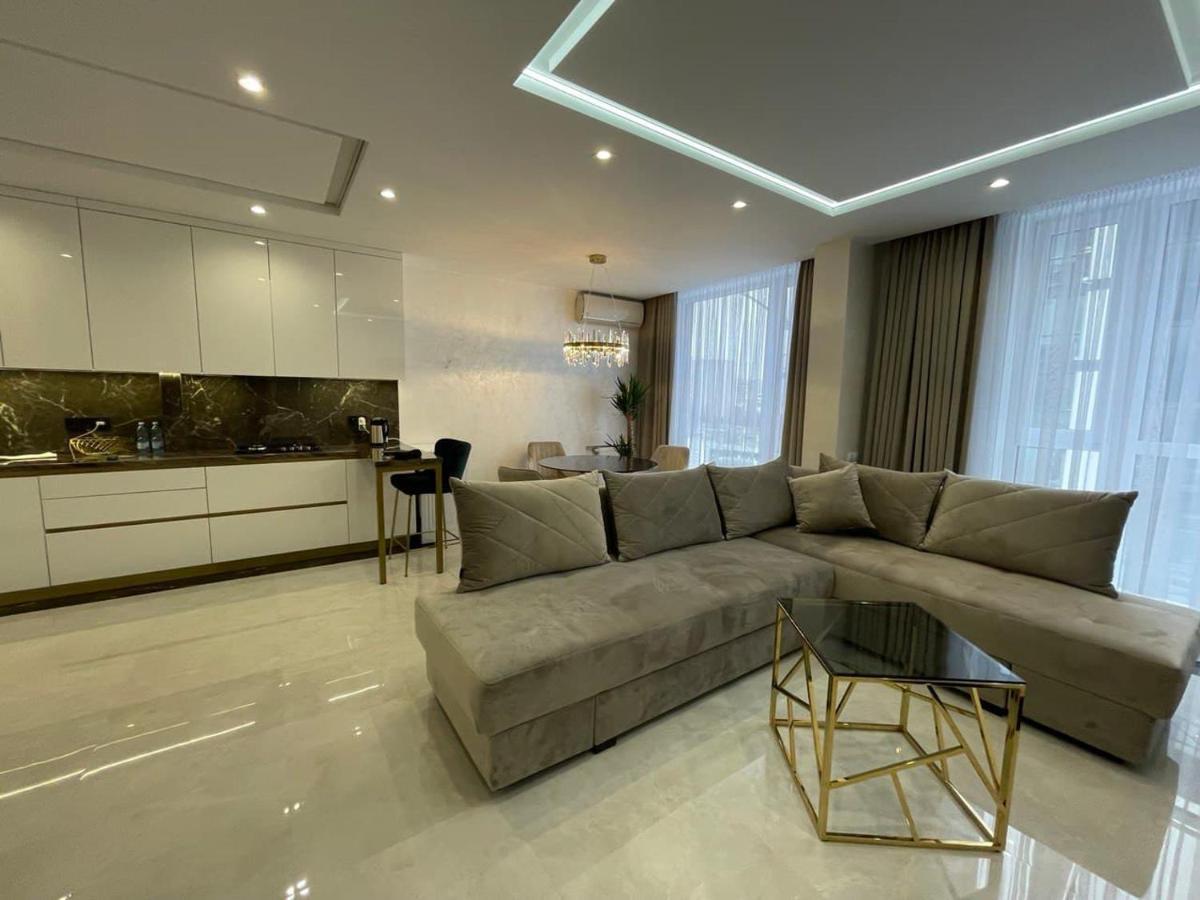 Apartments Vip Avalon Львов Экстерьер фото