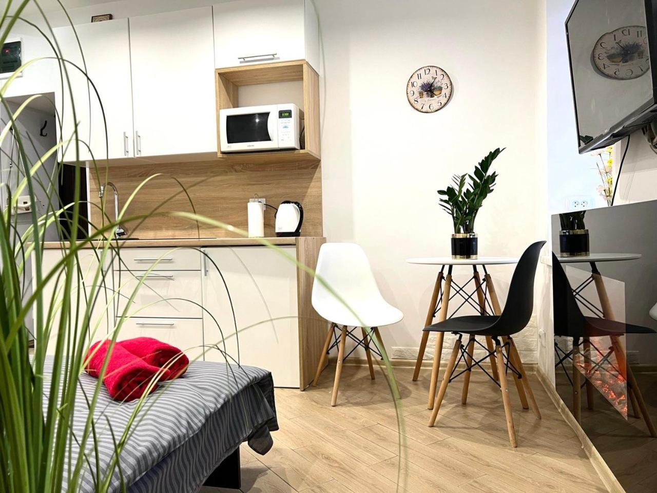 Apartments Vip Avalon Львов Экстерьер фото