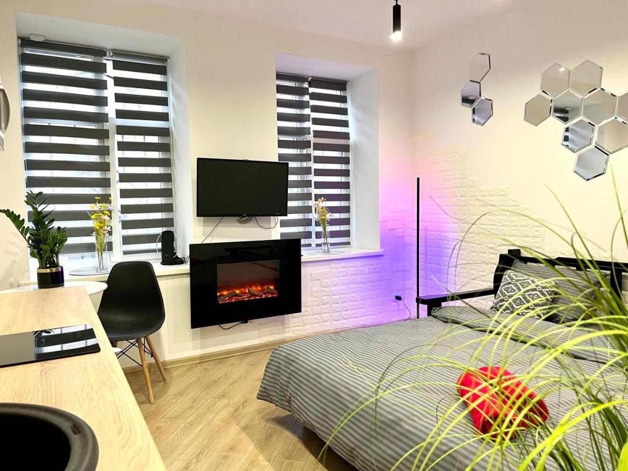 Apartments Vip Avalon Львов Экстерьер фото