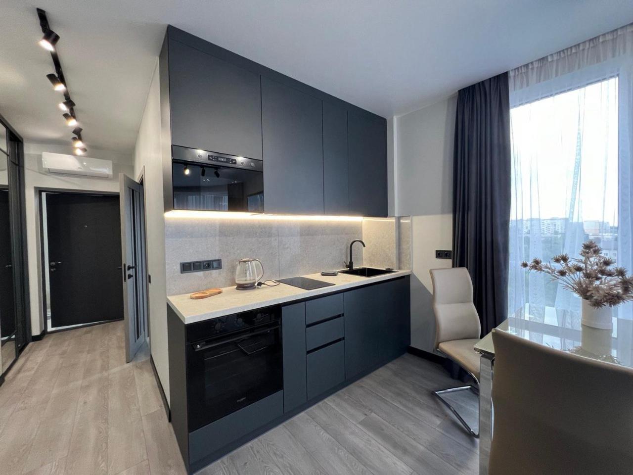 Apartments Vip Avalon Львов Экстерьер фото