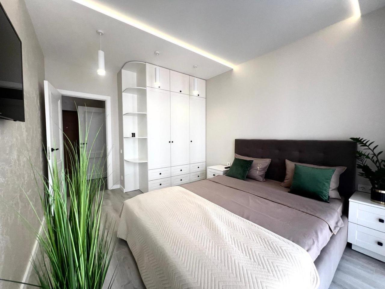 Apartments Vip Avalon Львов Экстерьер фото