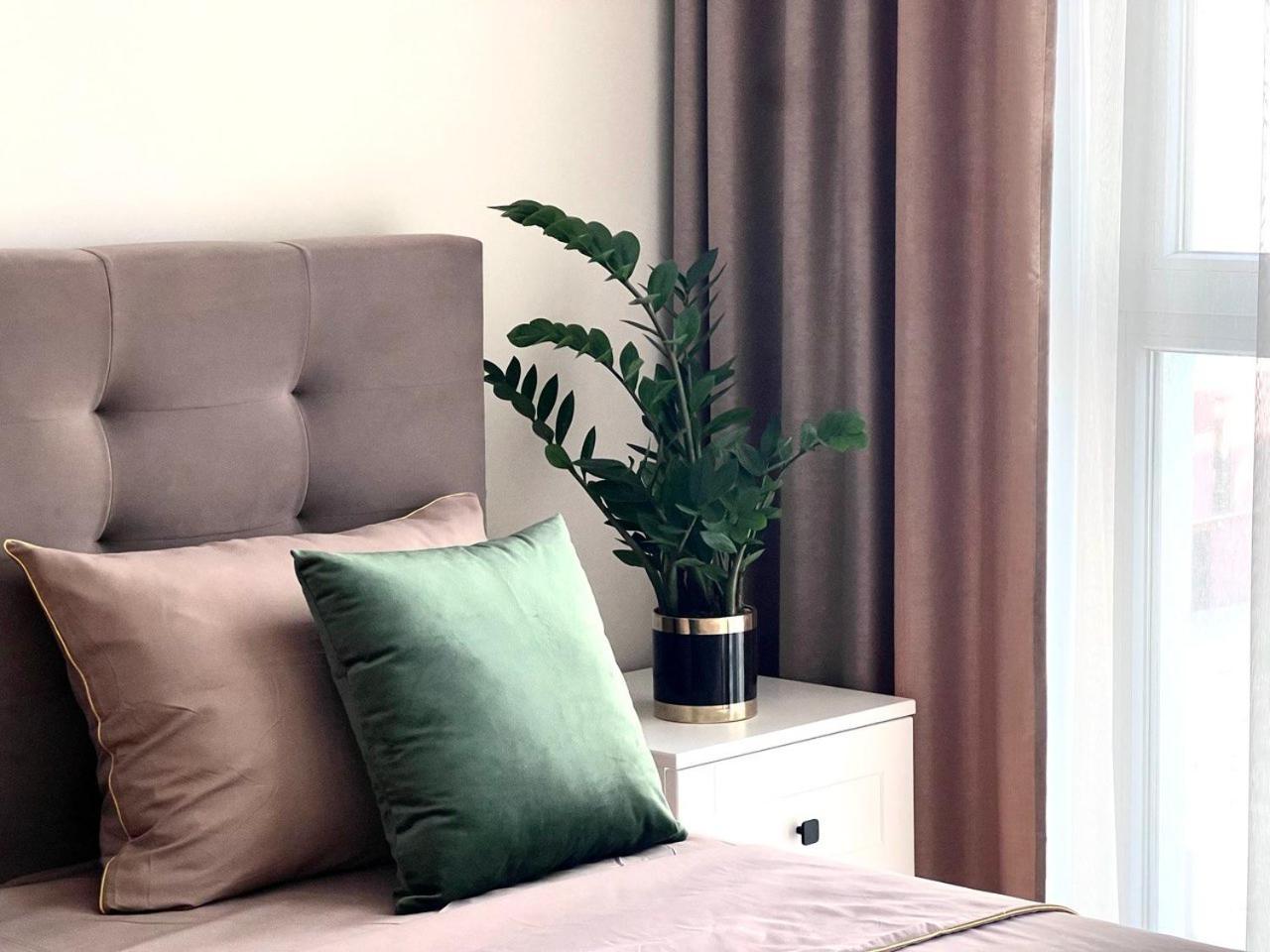 Apartments Vip Avalon Львов Экстерьер фото