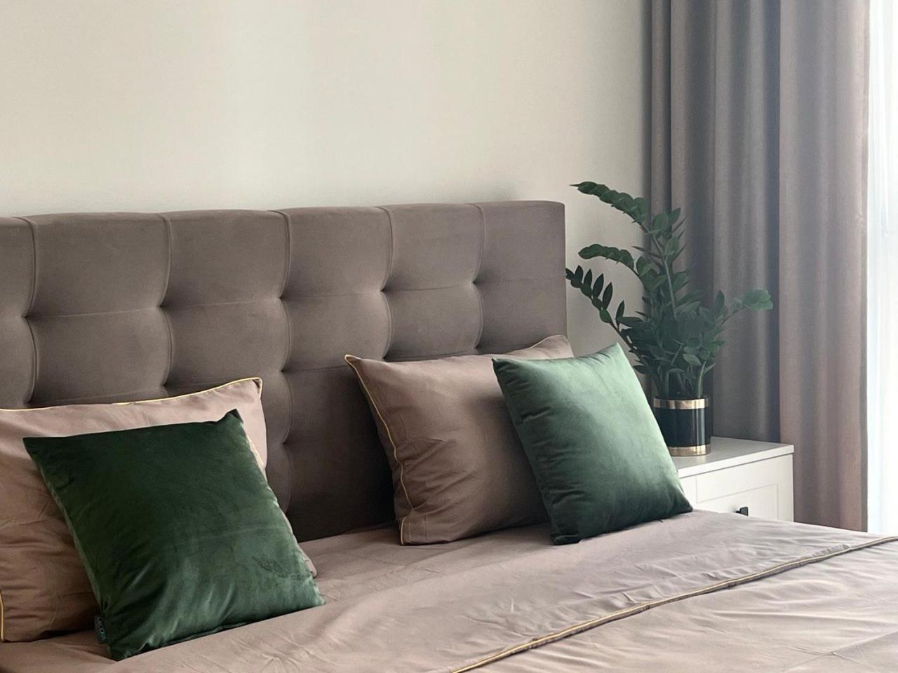 Apartments Vip Avalon Львов Экстерьер фото