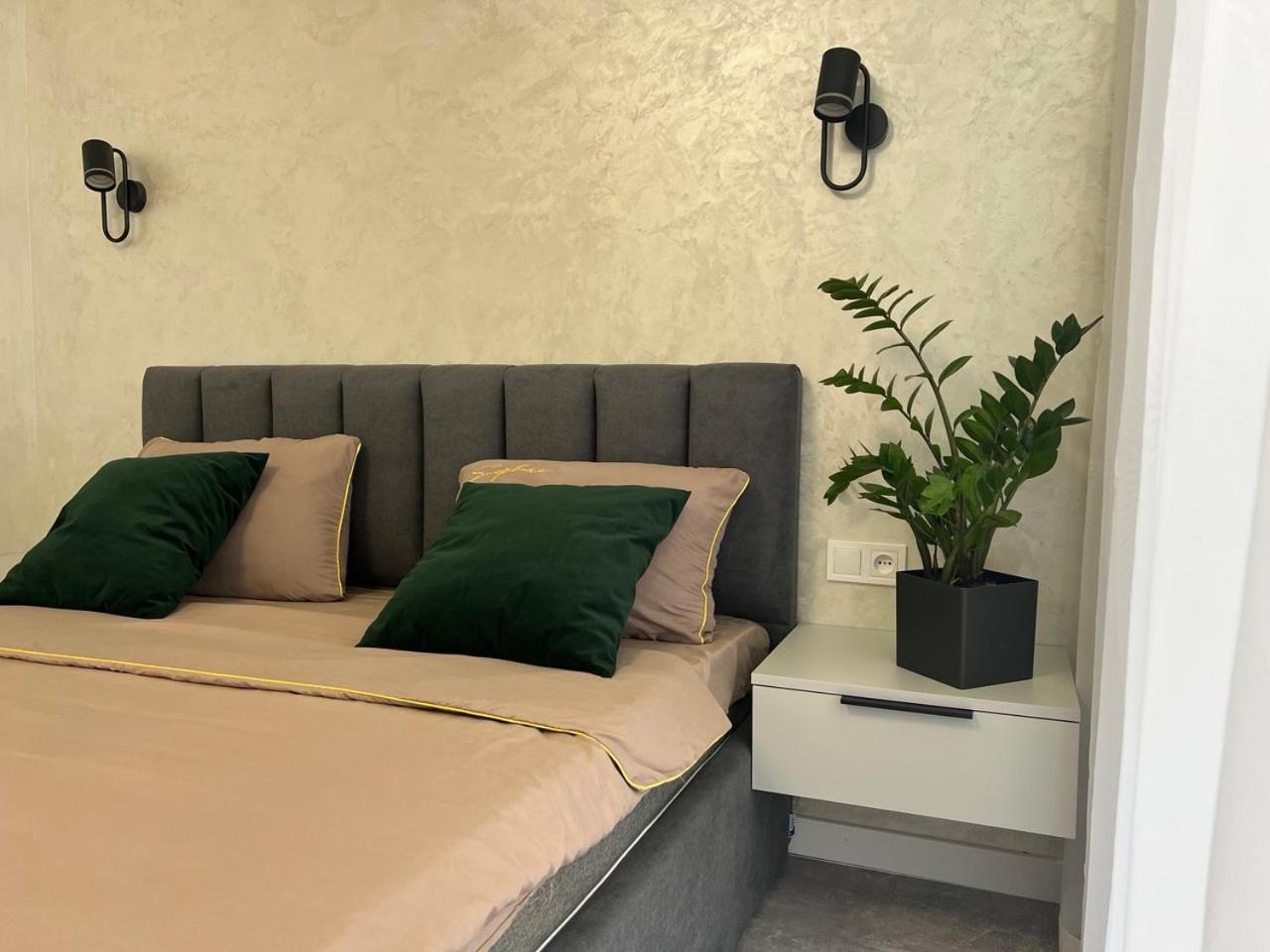 Apartments Vip Avalon Львов Экстерьер фото