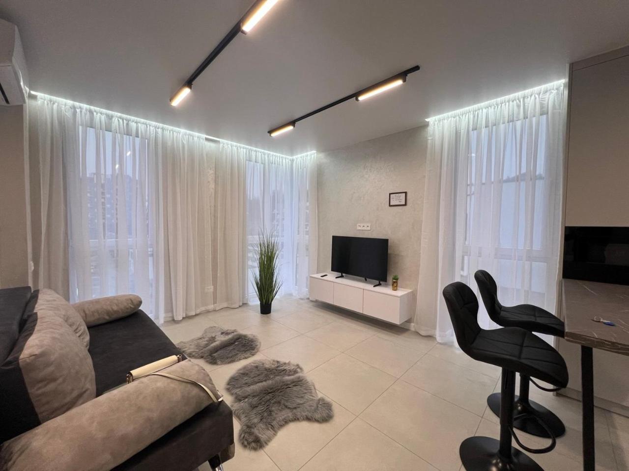 Apartments Vip Avalon Львов Экстерьер фото