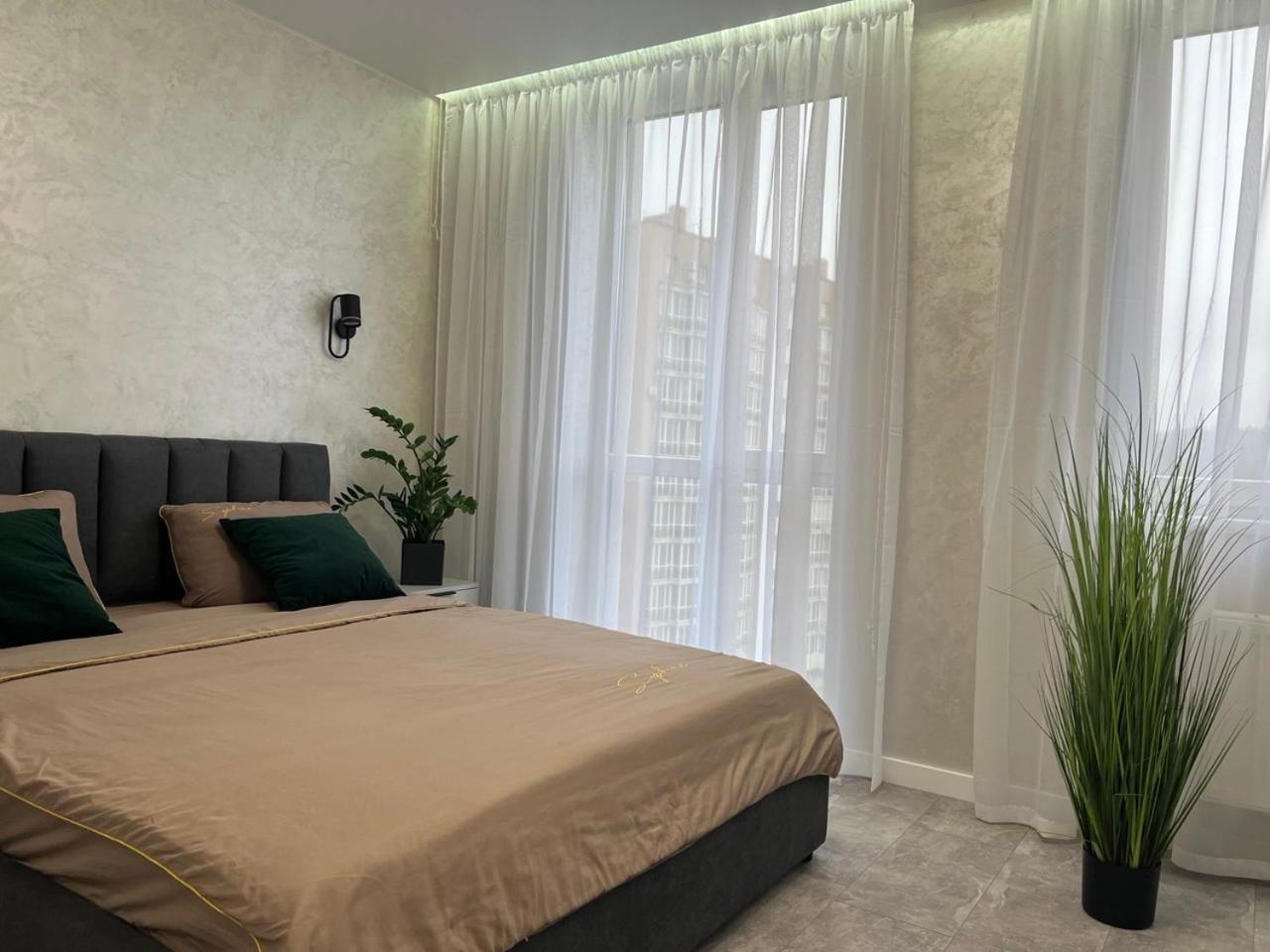 Apartments Vip Avalon Львов Экстерьер фото