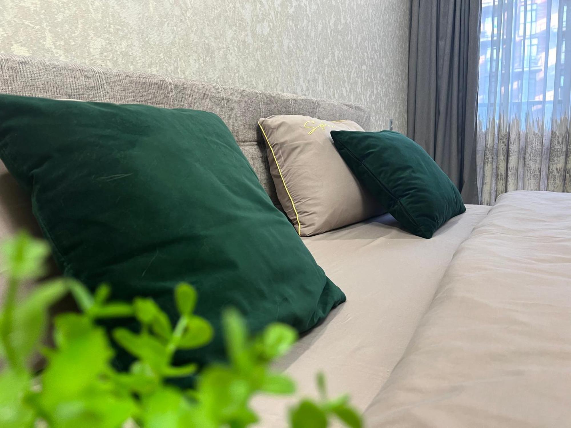 Apartments Vip Avalon Львов Экстерьер фото